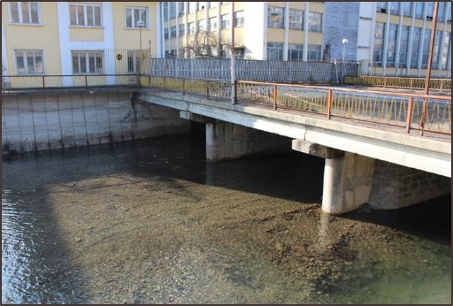 2.р. Янтра – мост при товарен портал на завод „Капитан Дядо Никола“.